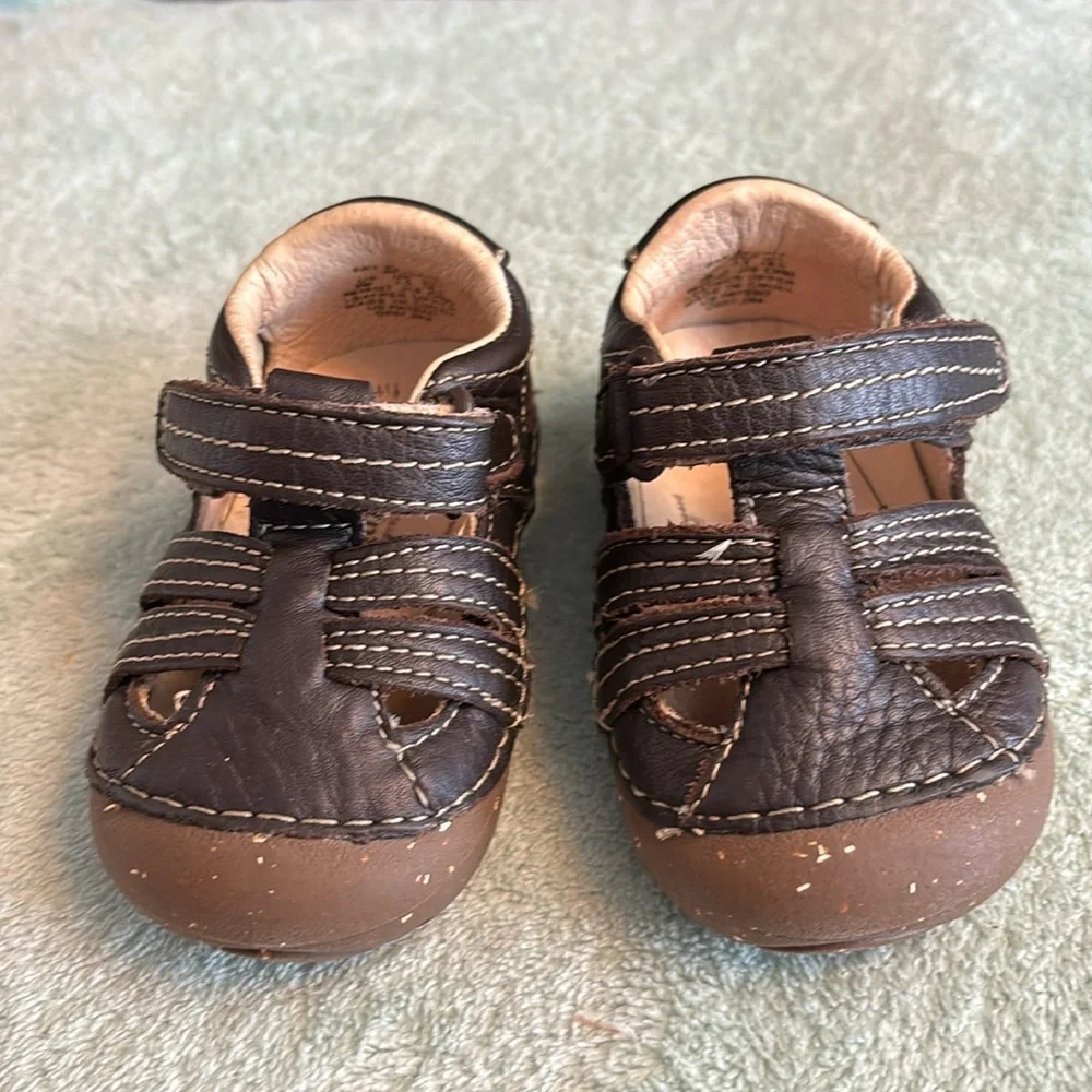 Stride Rite infant shoe with sensory response technology size 3W